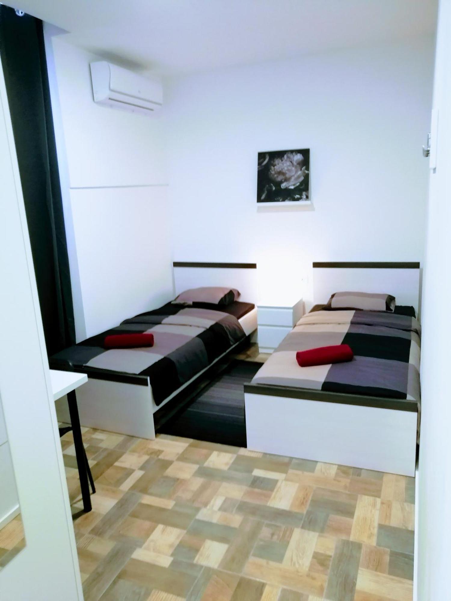 Pula Center - Studio Apartments エクステリア 写真